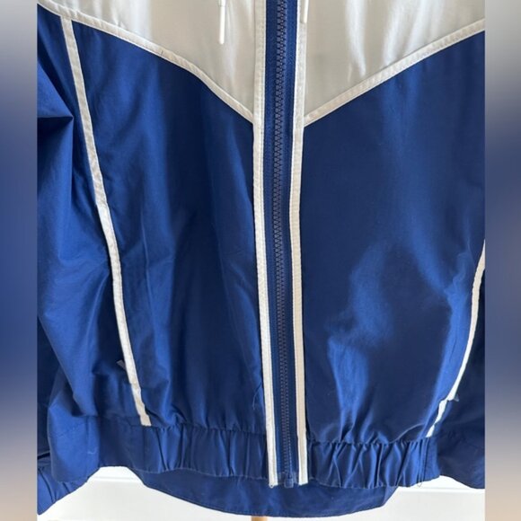 Nike Essentials Retro Windbreaker Hooded Light Jacket Size XS - Picture 3 of 5